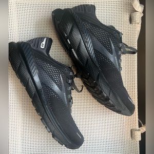 Brooks Adrenaline GTS 22